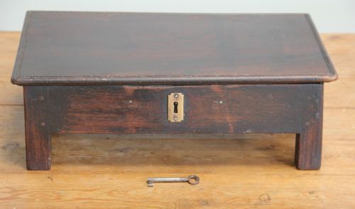 fig 1. AN 18TH CENTURY MAHOGANY TABLE BOX