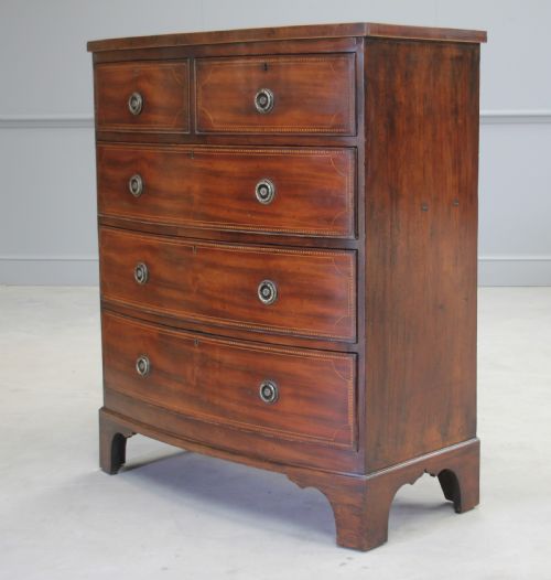 fig 2. A GEORGAIN MAHOGANY CHEST OF DRAWEWRS
