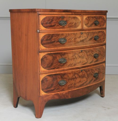 fig 2. A REGENCY MAHOGANY CHEST OF DRAWERS