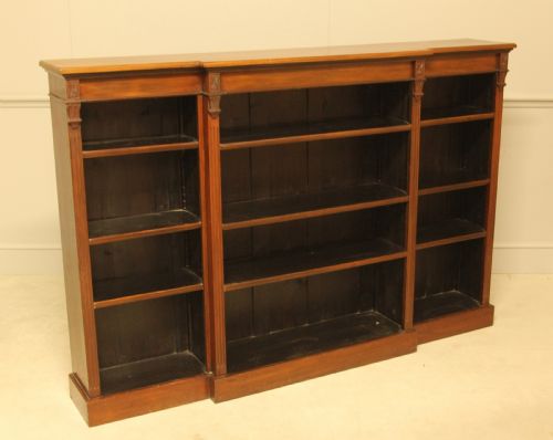 fig 1. AN EARLY 19TH CENTURY MAHAGANY BREAKFRONT OPEN BOOKCASE
