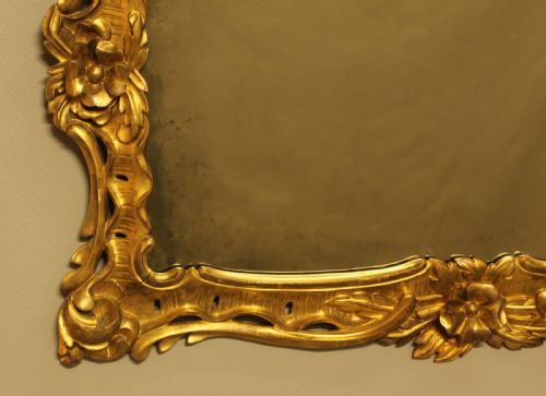 fig 2. A GEORGIAN GILTWOOD MIRROR