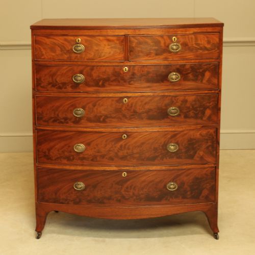 A Regency Mahogany Bow Fronted Chest of Drawers.