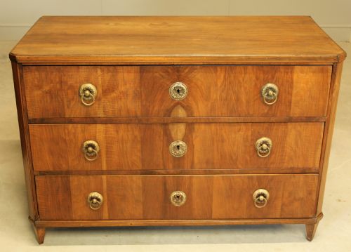 fig 1. A 19th century walnut chest of drawers