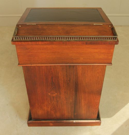AN EARLY 19TH CENTURY ROSEWOOD DAVENPORT - ADDITIONAL PHOTO 8