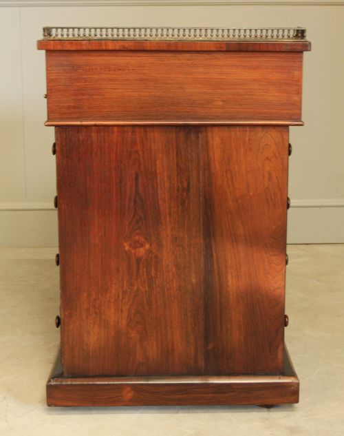 AN EARLY 19TH CENTURY ROSEWOOD DAVENPORT - ADDITIONAL PHOTO 9