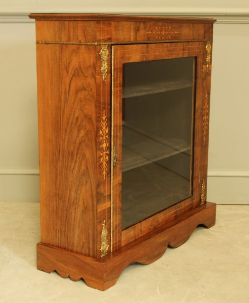 fig 1. A VICTORIAN ROSEWOOD INLAID PIER CABINET.