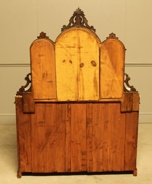 A VICTORIAN BURR WALNUT CREDENZA - ADDITIONAL PHOTO 10