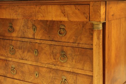 19TH CENTURY FRENCH BURR WALNUT CHEST OF DRAWERS - ADDITIONAL PHOTO 6