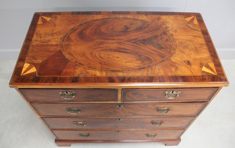 A Georgian mahogany chest of drawers  View III