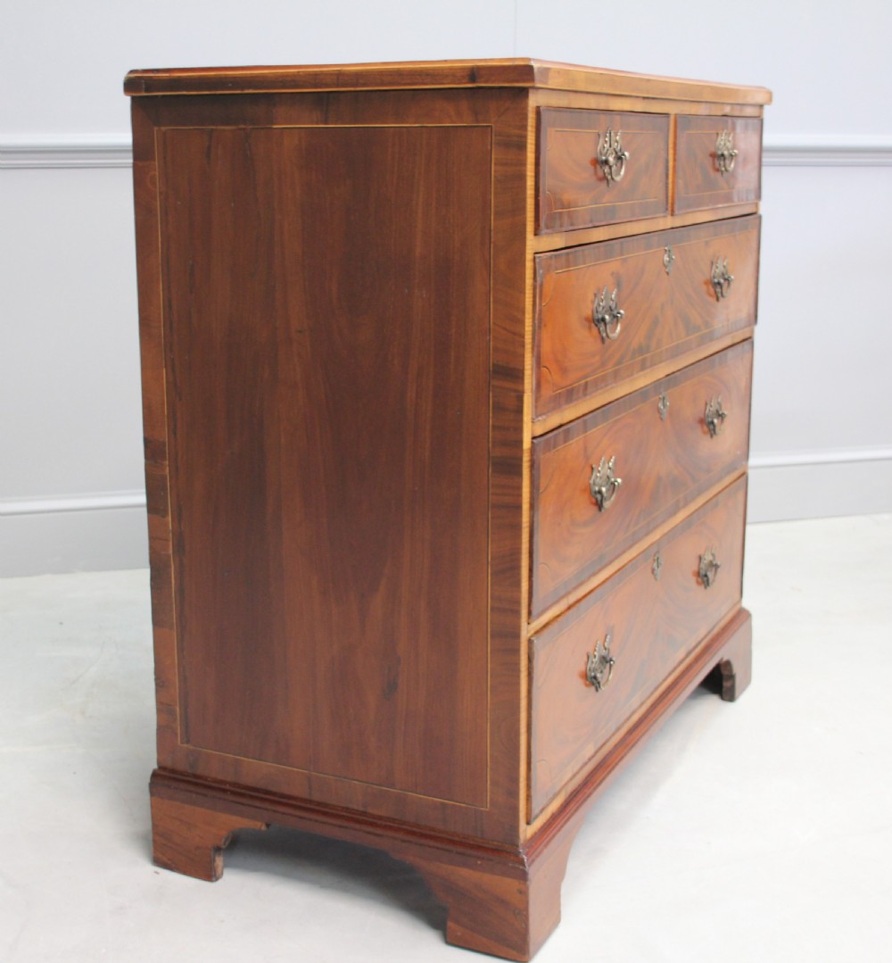 A Georgian mahogany chest of drawers  View VI