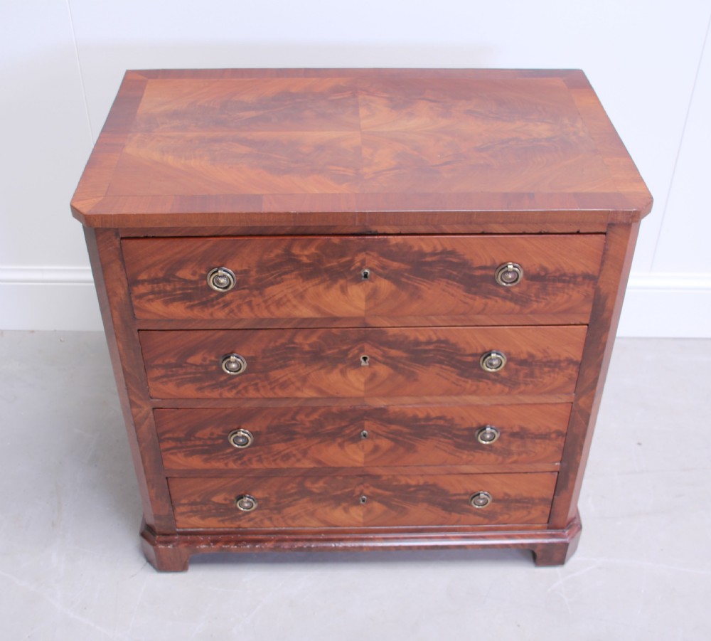 A 19th century mahogany chest of drawers. View IV