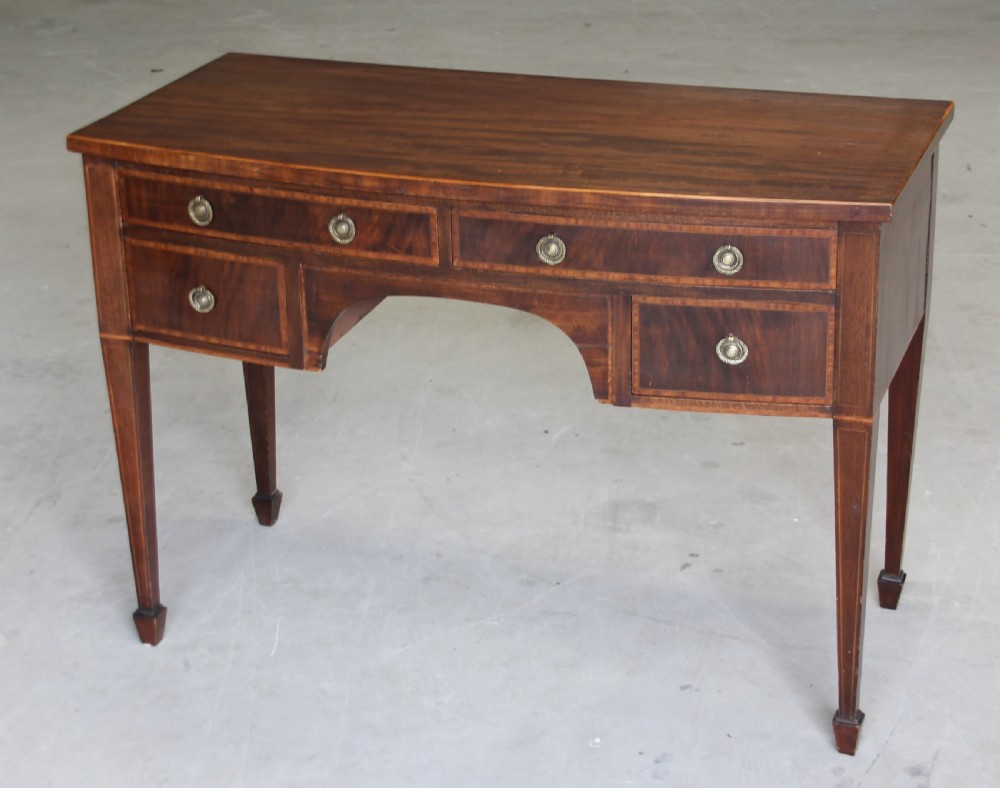 An Edwardian mahogany dressing table. View VI