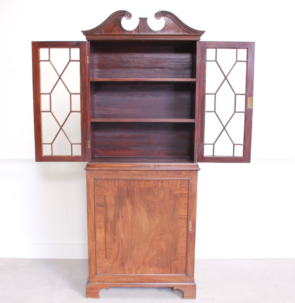 A 19th century mahogany bookcase. View VIII