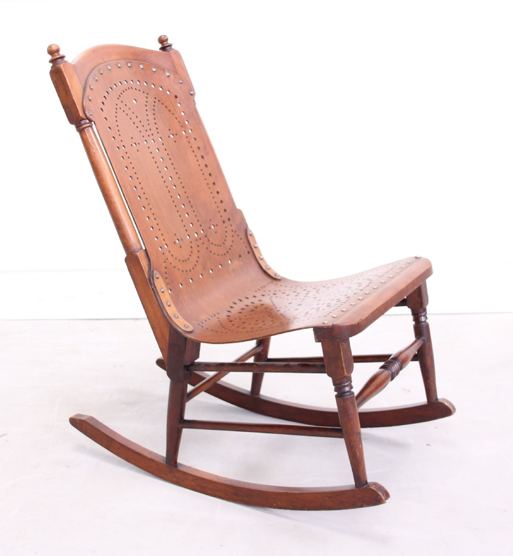 A 19TH CENTURY AMERICAN ROCKING CHAIR View II