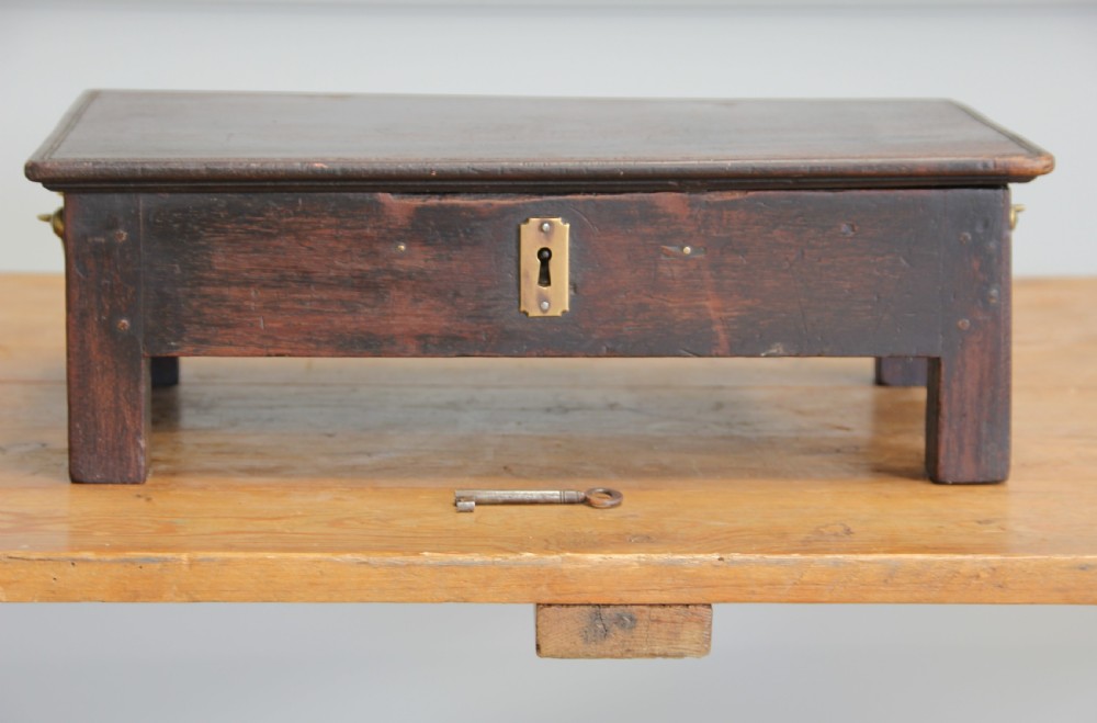AN 18TH CENTURY MAHOGANY TABLE BOX View III