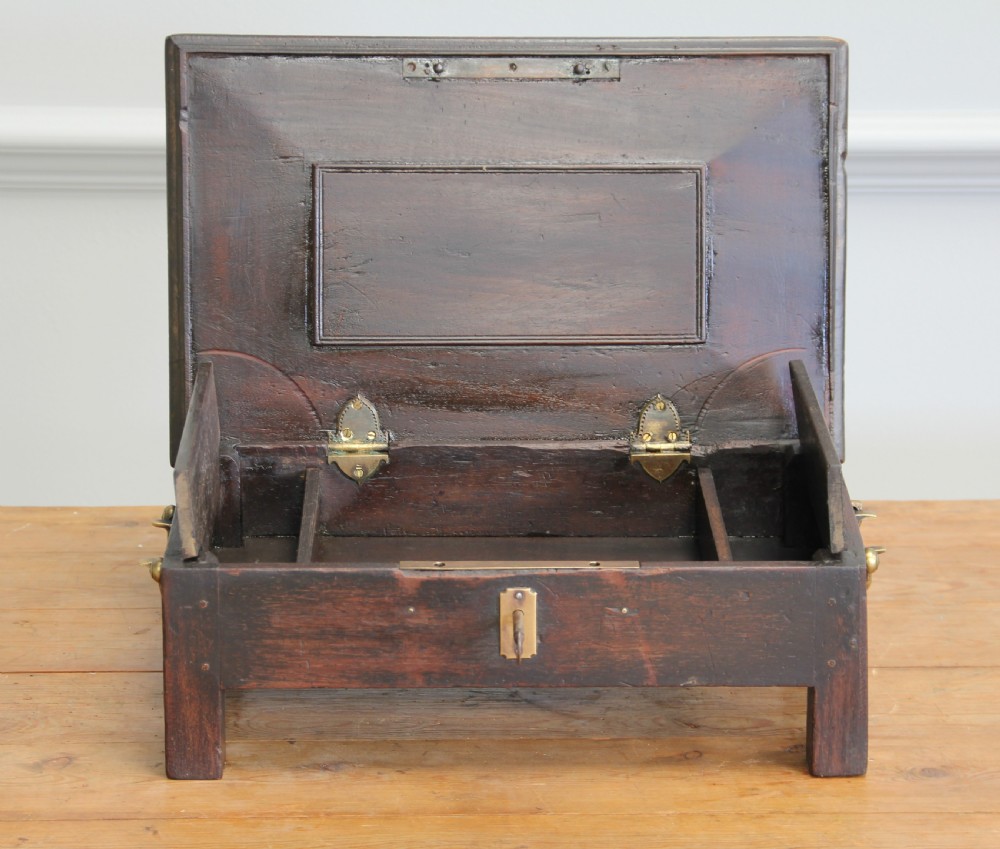 AN 18TH CENTURY MAHOGANY TABLE BOX View IV