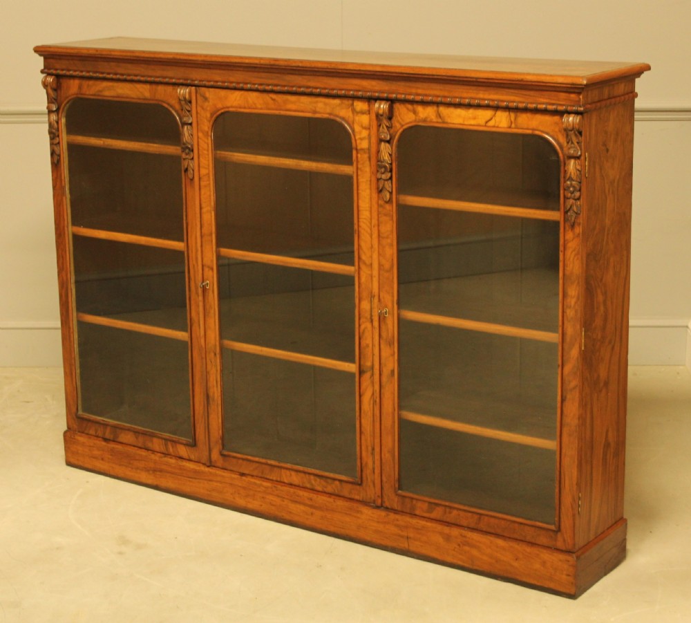 A VICTORIAN WALNUT 3 DOOR BOOKCASE DISPLAY View III