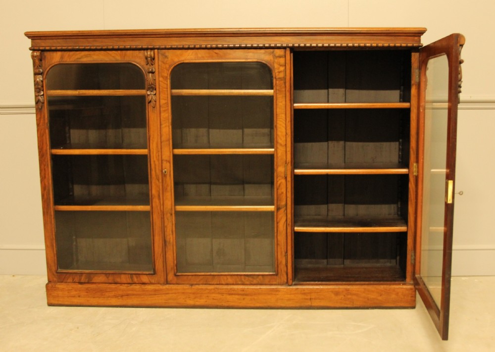 A VICTORIAN WALNUT 3 DOOR BOOKCASE DISPLAY View VI