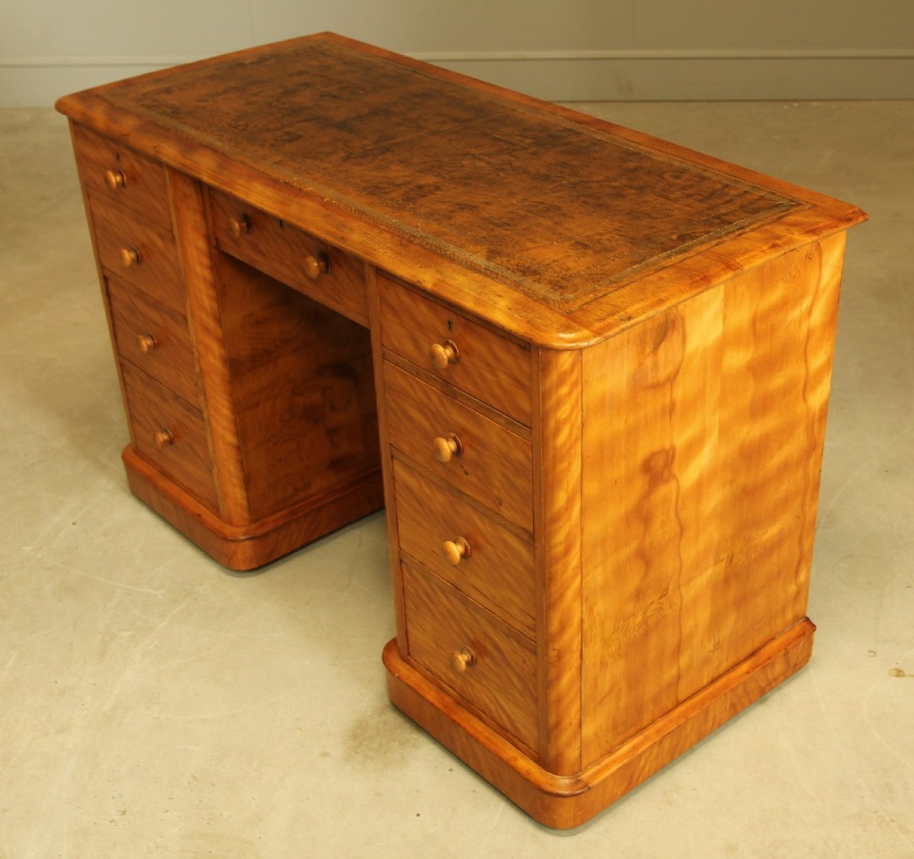 A 19TH CENTURY VICTORIAN WRITING DESK View VI