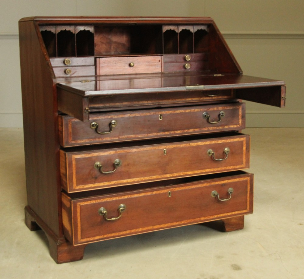 A GEORGIAN MAHOGANY BUREAU View VII