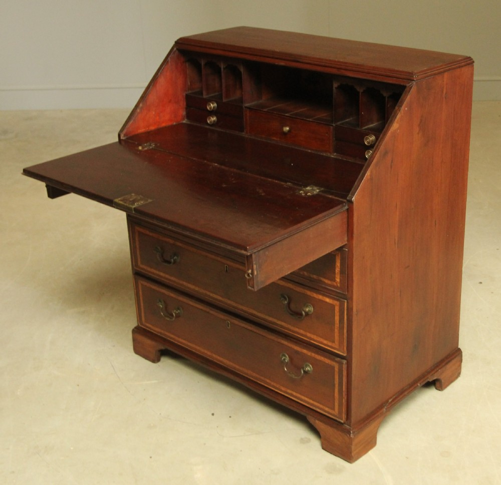 A GEORGIAN MAHOGANY BUREAU View VIII