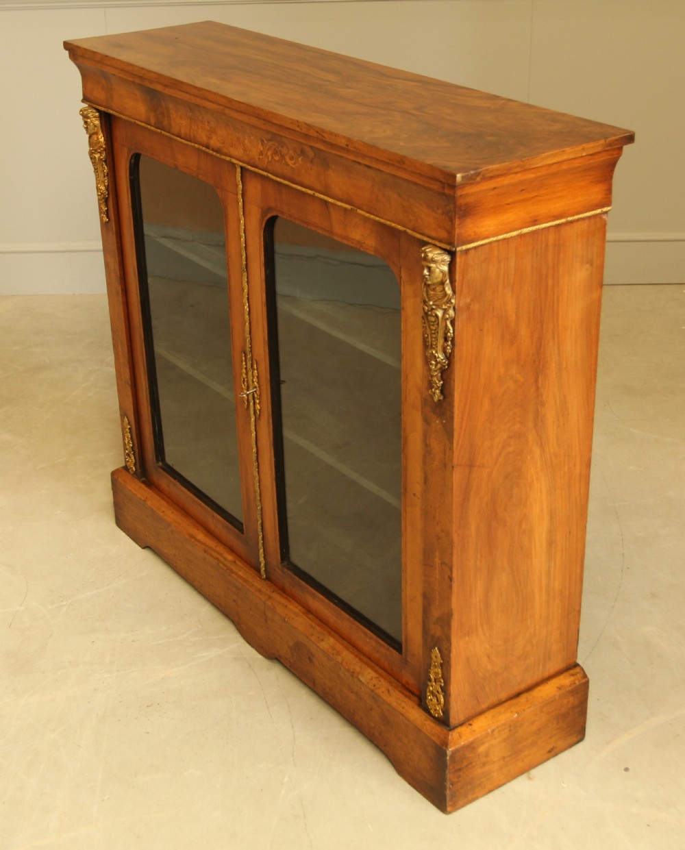 VICTORIAN BURR WALNUT DISPLAY CABINET View VII