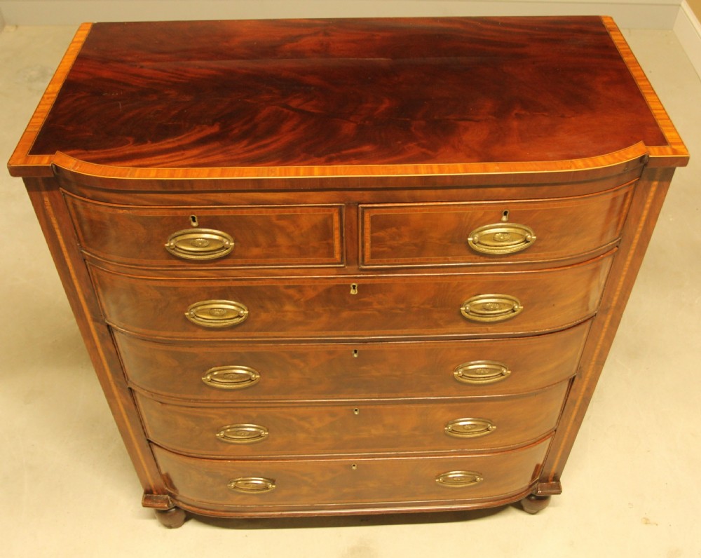 A WILLIAM IV MAHOGANY CHEST OF DRAWERS View V