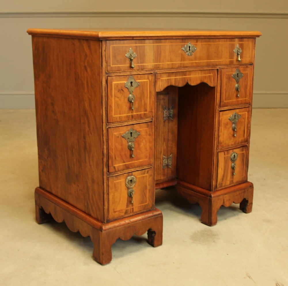 18TH CENTURY WALNUT KNEEHOLE DESK View II