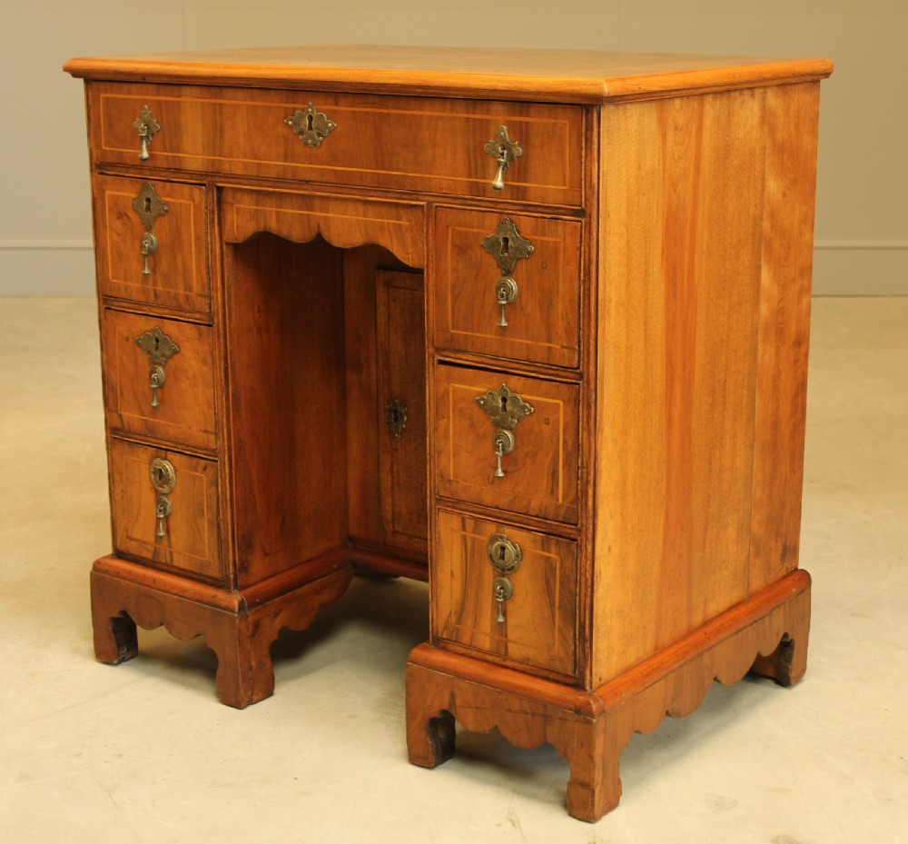 18TH CENTURY WALNUT KNEEHOLE DESK View III