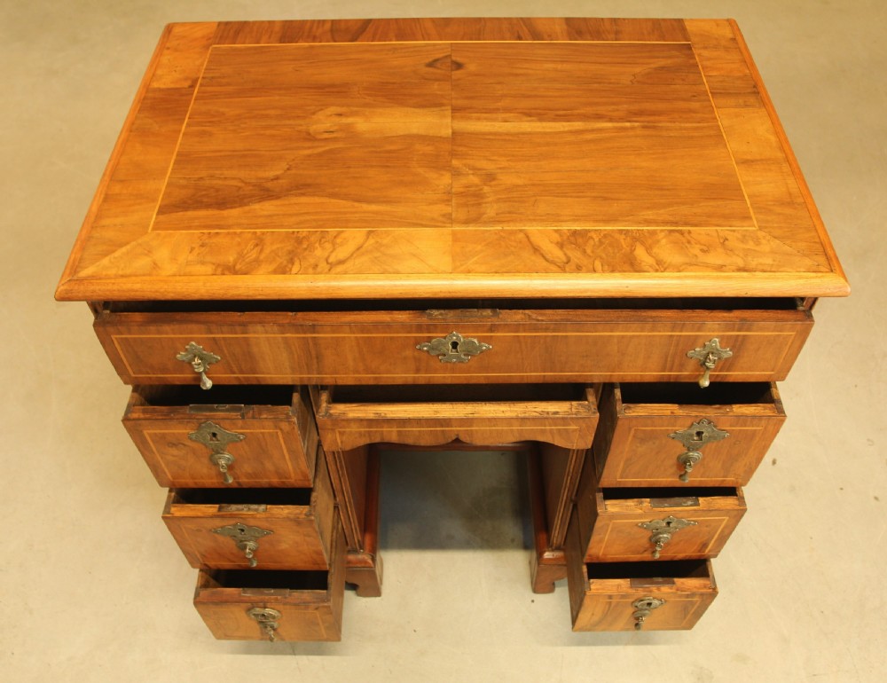 18TH CENTURY WALNUT KNEEHOLE DESK View VII