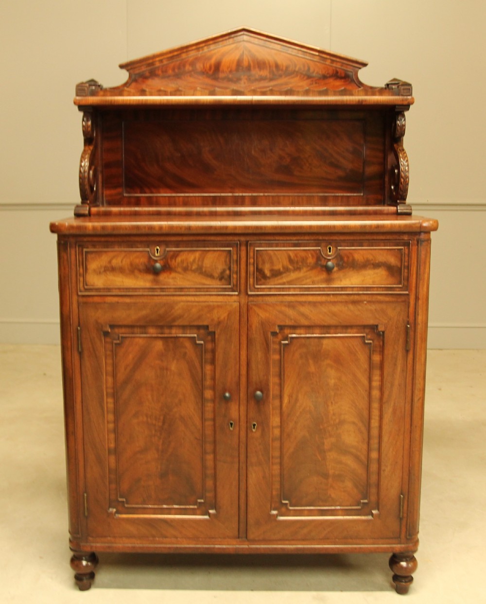 A GEORGE IV MAHOGANY CHIFFONIER