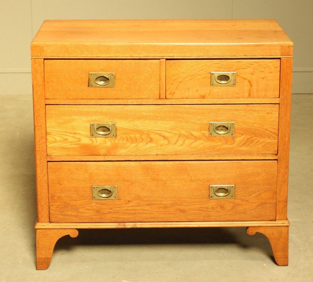 AN EARLY 20TH CENTURY OAK CHEST OF DRAWERS View II