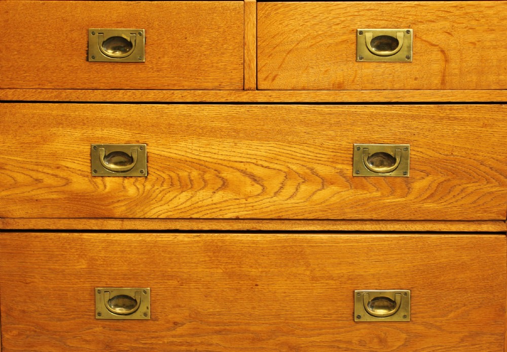 AN EARLY 20TH CENTURY OAK CHEST OF DRAWERS View VIII