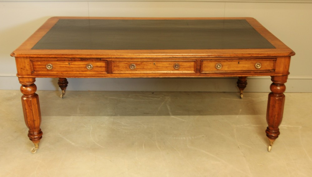 A LARGE VICTORIAN PARTNERS LIBRARY TABLE View VIII