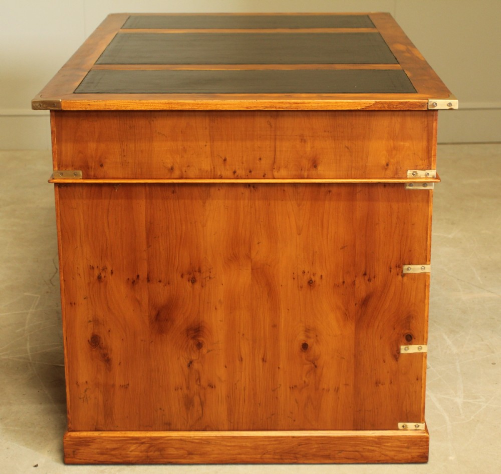 AN EARLY 20TH CENTURY YEW TWIN PEDISTAL DESK View IX
