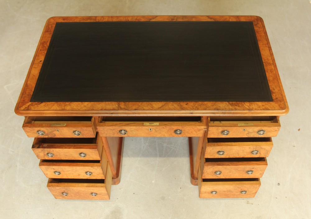 A VICTORIAN BURR WALNUT TWIN PEDESTAL DESDK. View VII