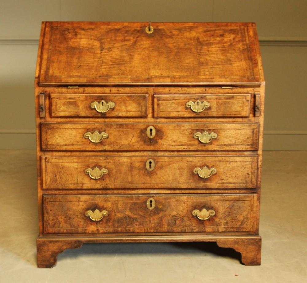 ANTIQUE Georgian burr walnut bureau