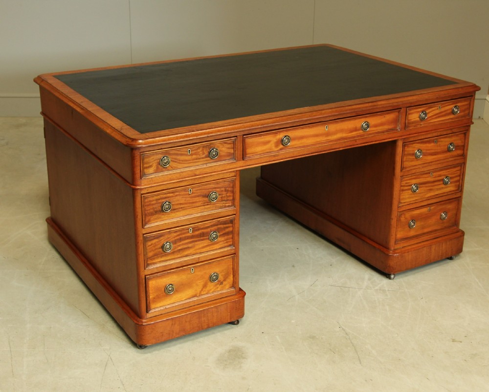 A VICTORIAN MAHOGANY PARTNERS DESK View II