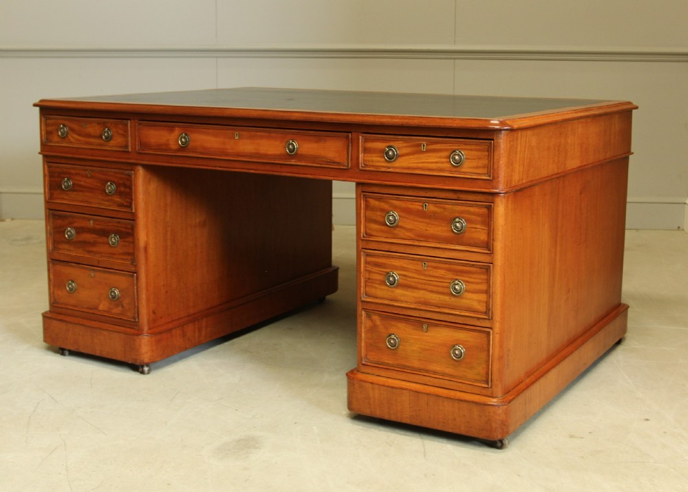 A VICTORIAN MAHOGANY PARTNERS DESK View IV