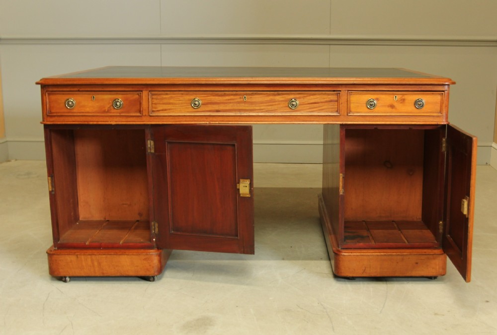 A VICTORIAN MAHOGANY PARTNERS DESK View IX