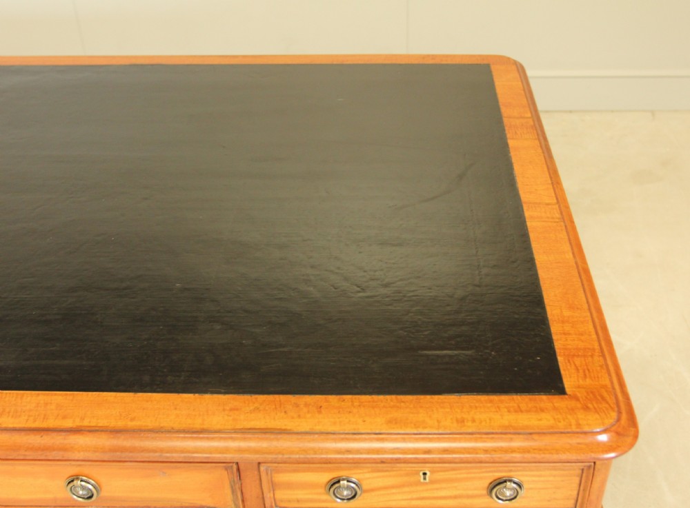 A VICTORIAN MAHOGANY PARTNERS DESK View X