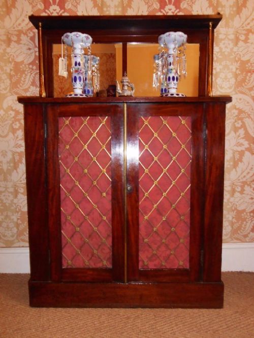 Georgian Mahogany Chiffonier of Small Proportions, C.1800
