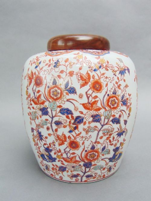 Large Hand Painted Japanese Imari Porcelain Lidded Jar