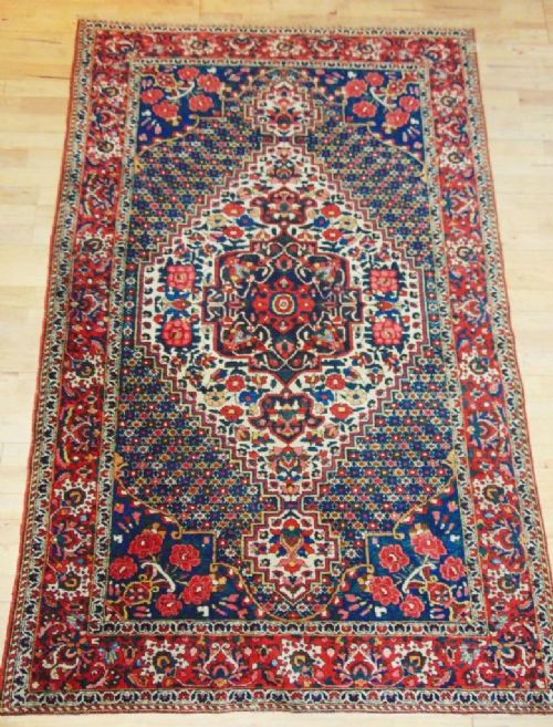 Antique Bakhtiari Rug / Carpet West Persia