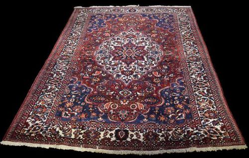 Large Antique Bakhtiari Rug / Carpet West Persia