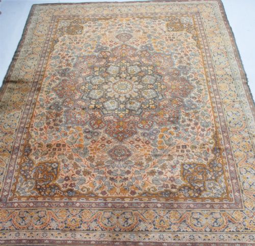 Wonderful Donegal Ushak Design Carpet 19th Century Large Room Size