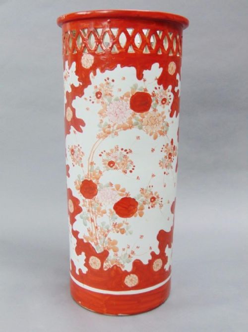 Good Signed Japanese  Kutani Ware Stick Stand