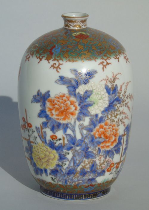 Antique Japanese Meiji Fukugawa Porcelain Vase