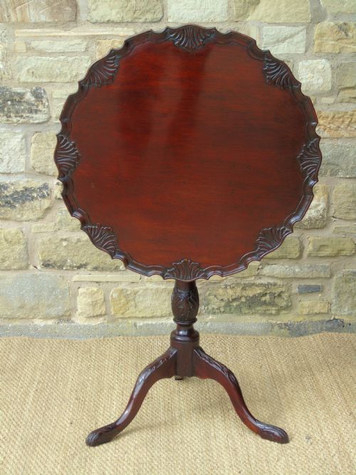 Good George III Mahogany Tilt Top Table