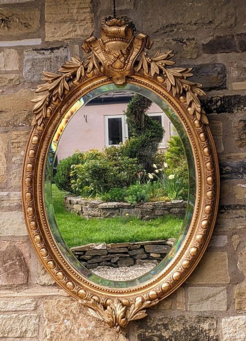 Beautiful Victorian Oval Gilt Mirror